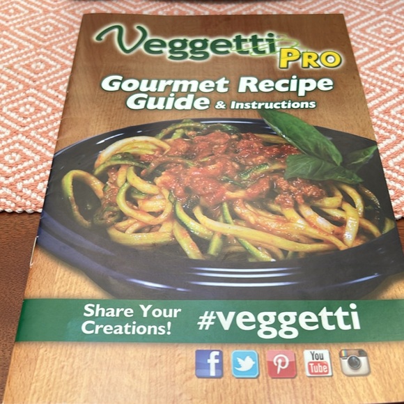 Veggetti Pro Vegetable Spiral Cutter - Picture 2 of 11